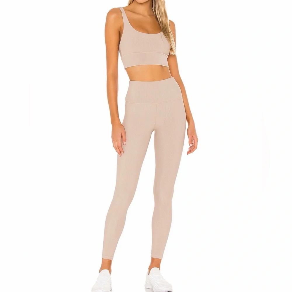 Beach Riot Leah Sports Bra taupe - Picture 6 of 8